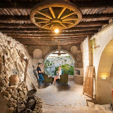 فندق Cappadocia Splendid Cave أورتاحصار